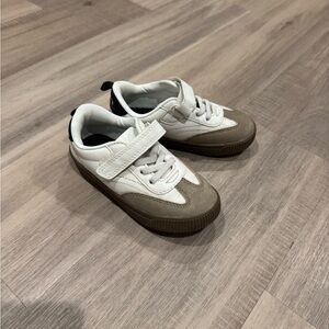 Carters kids Velcro shoes